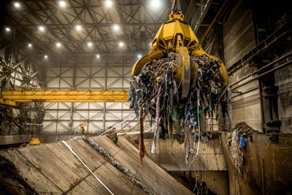 energy from waste plant grabbing garbage